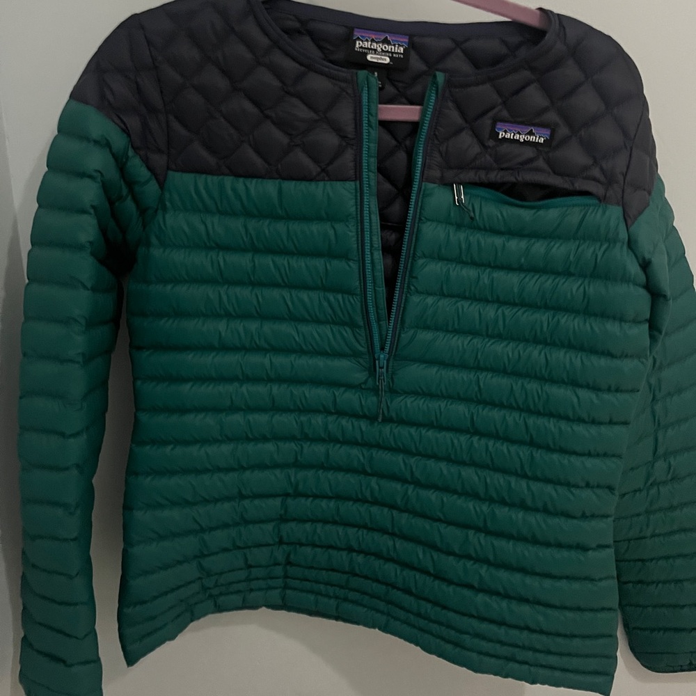 Patagonia Women's AlpLight Half Zip Pullover Quilted Jacket Green